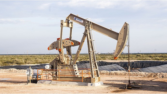 每一座城都有自己獨(dú)特的城市標(biāo)志，北京長(zhǎng)城、上海外灘、山西煤炭、攀枝花鋼鐵……而位于中國(guó)新疆準(zhǔn)葛爾盆地西部的克拉瑪依就是一個(gè)石油之城，富得流油就是對(duì)克拉瑪依真實(shí)的寫(xiě)照。克拉瑪依的城市名稱原本就是黑油的意思，一座以石油命名的城市。城區(qū)多戈壁，分轄克拉瑪依區(qū)、獨(dú)山子區(qū)、白堿灘區(qū)、烏爾禾區(qū)四個(gè)區(qū)域。